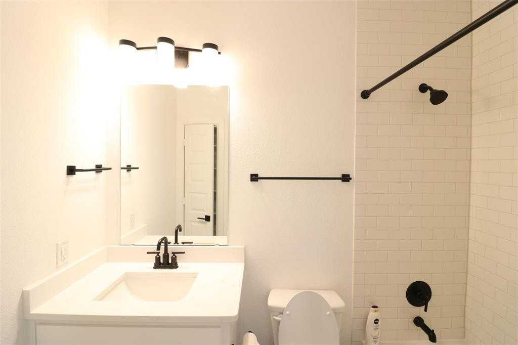 1205 Marc Pl - Photo 5 of 30