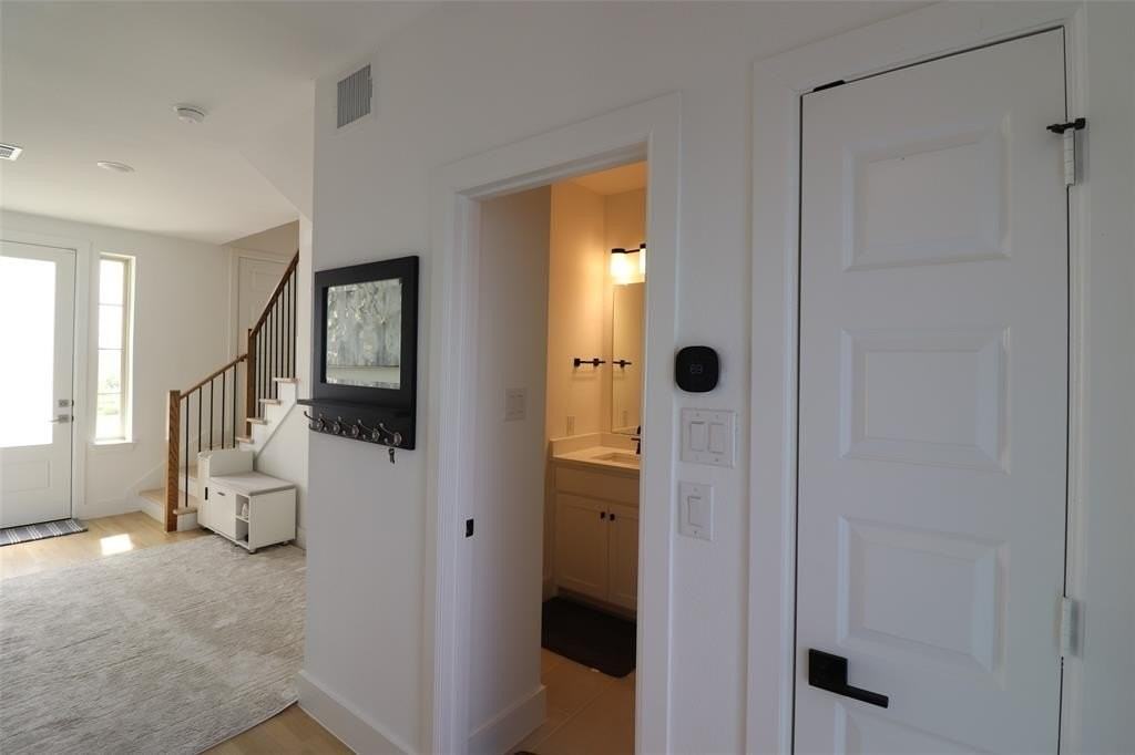 1205 Marc Pl - Photo 7 of 30