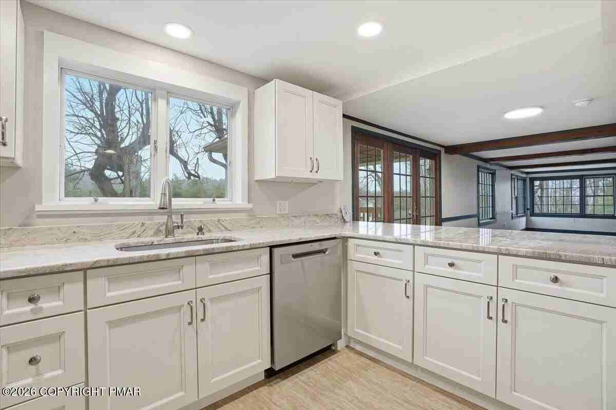 209 Keller Dr - Photo 7 of 42