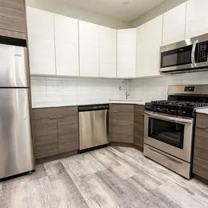 1609 W Rascher Ave #A - Photo 1 of 1