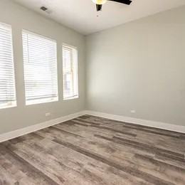 1609 W Rascher Ave #A - Photo 5 of 8