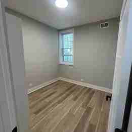 3929 N Southport Ave #A - Photo 4 of 8