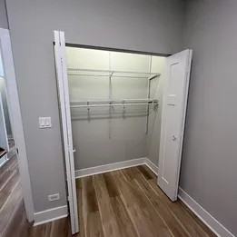 3929 N Southport Ave #A - Photo 7 of 8