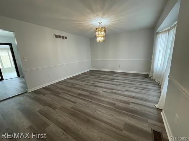 14520 Suffield Ln - Photo 4 of 23