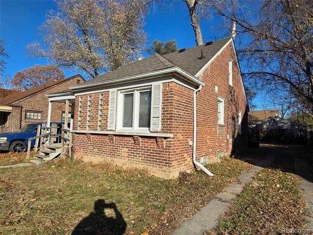 19496 Braile St - Photo 2 of 24