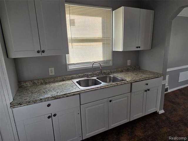 19496 Braile St - Photo 6 of 24