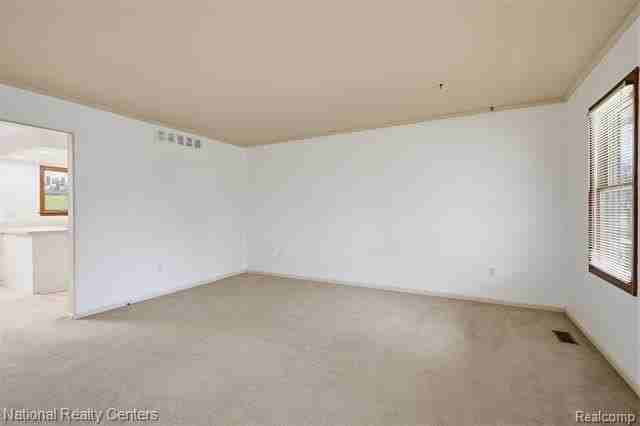 43716 Galway Dr - Photo 5 of 32