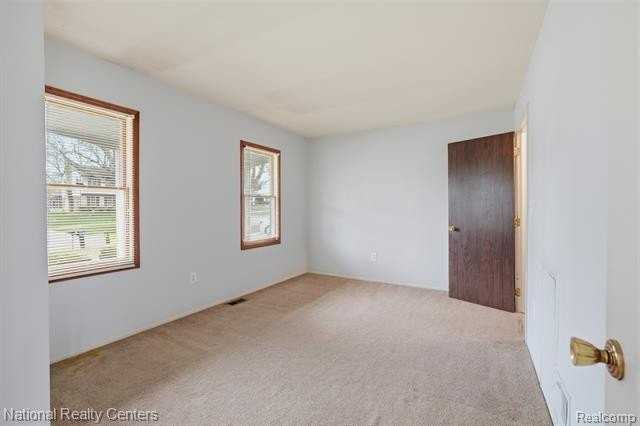 43716 Galway Dr - Photo 7 of 32