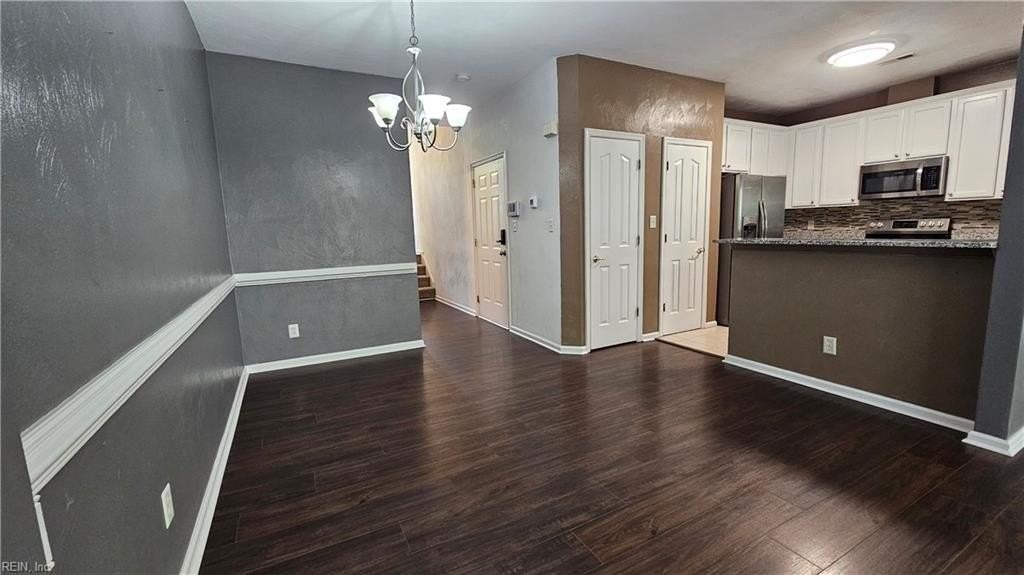 649 Estates Way - Photo 3 of 22