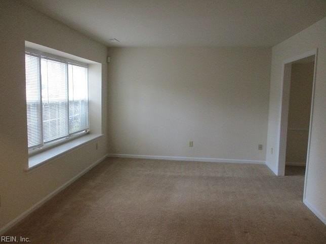 94 Rexford Dr - Photo 2 of 15