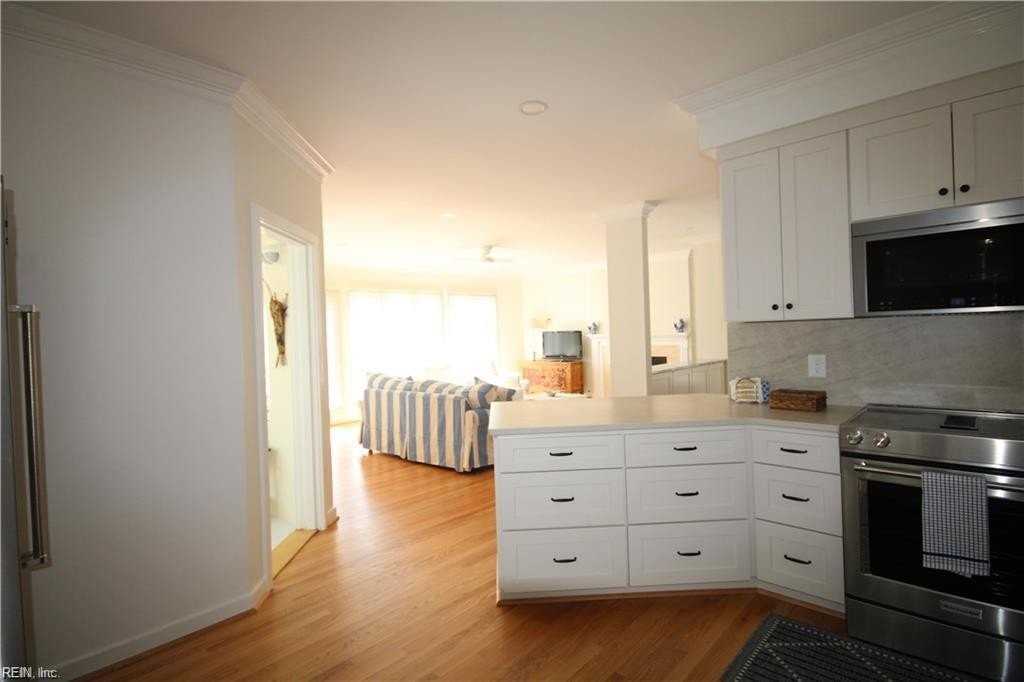 109 71st St #A - Photo 5 of 26