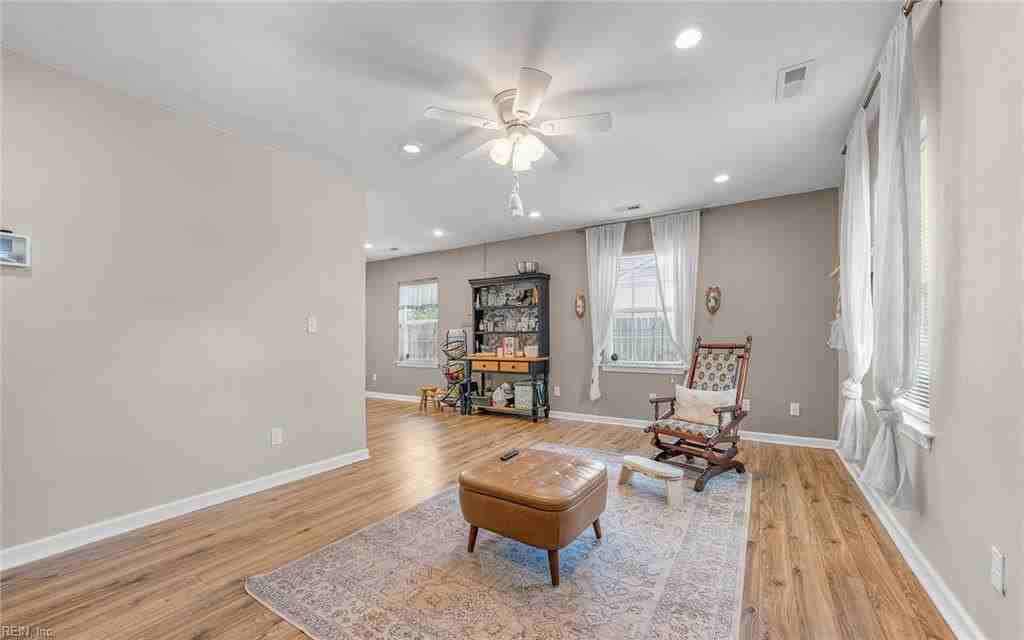 2408 Sunset Dr - Photo 4 of 19