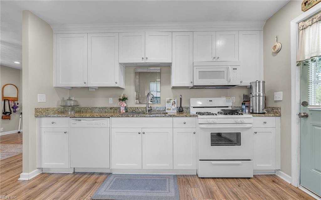 2408 Sunset Dr - Photo 5 of 19