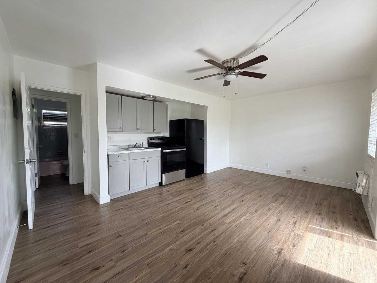 1723 Moffett St #14