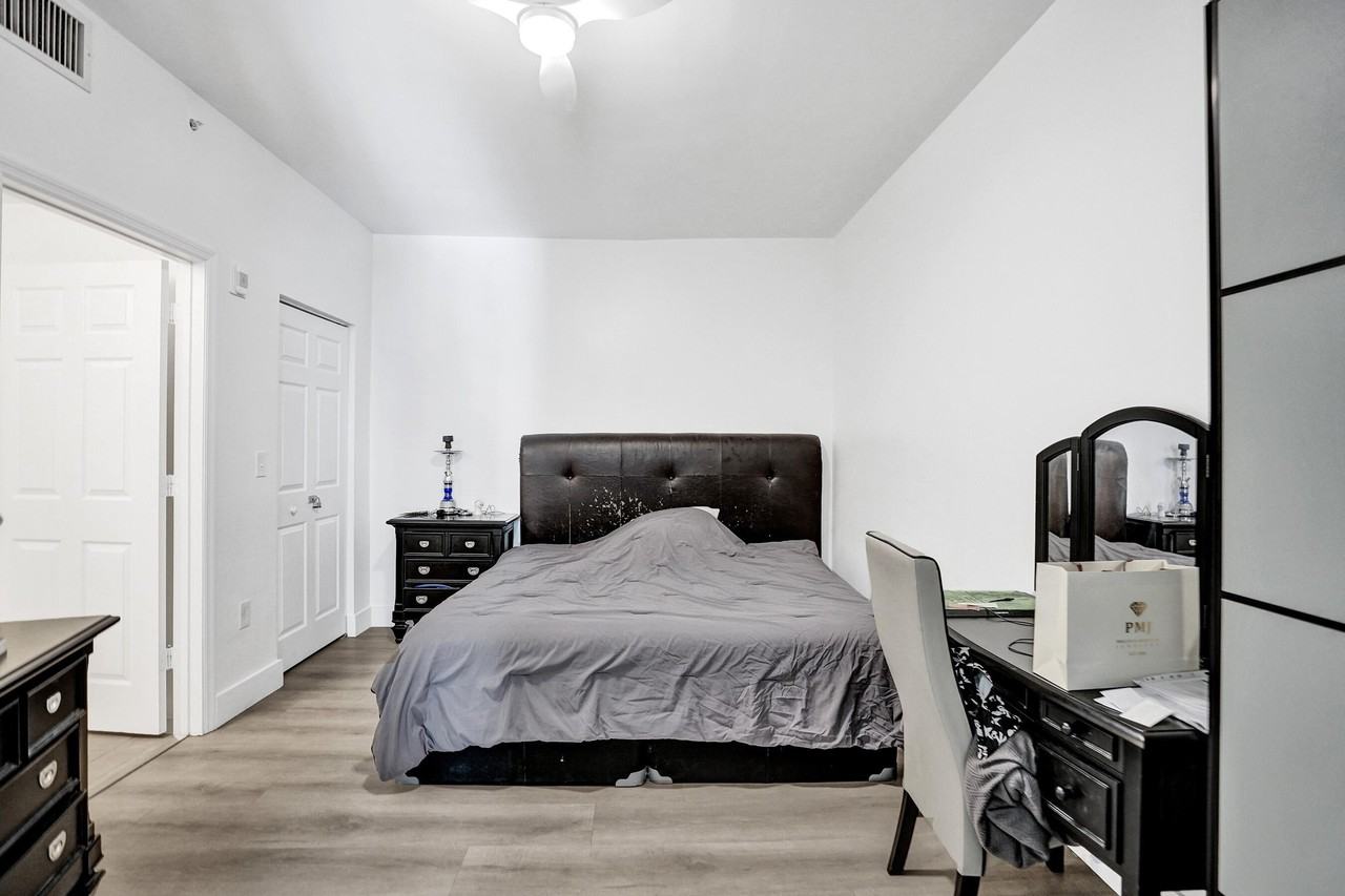 533 Ne 3rd Ave #205