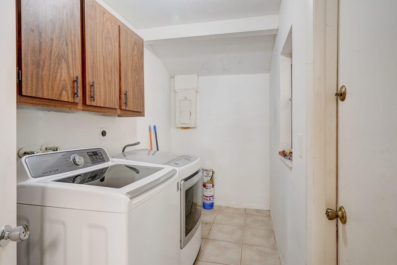 3929 Kenas St - Photo 6 of 18