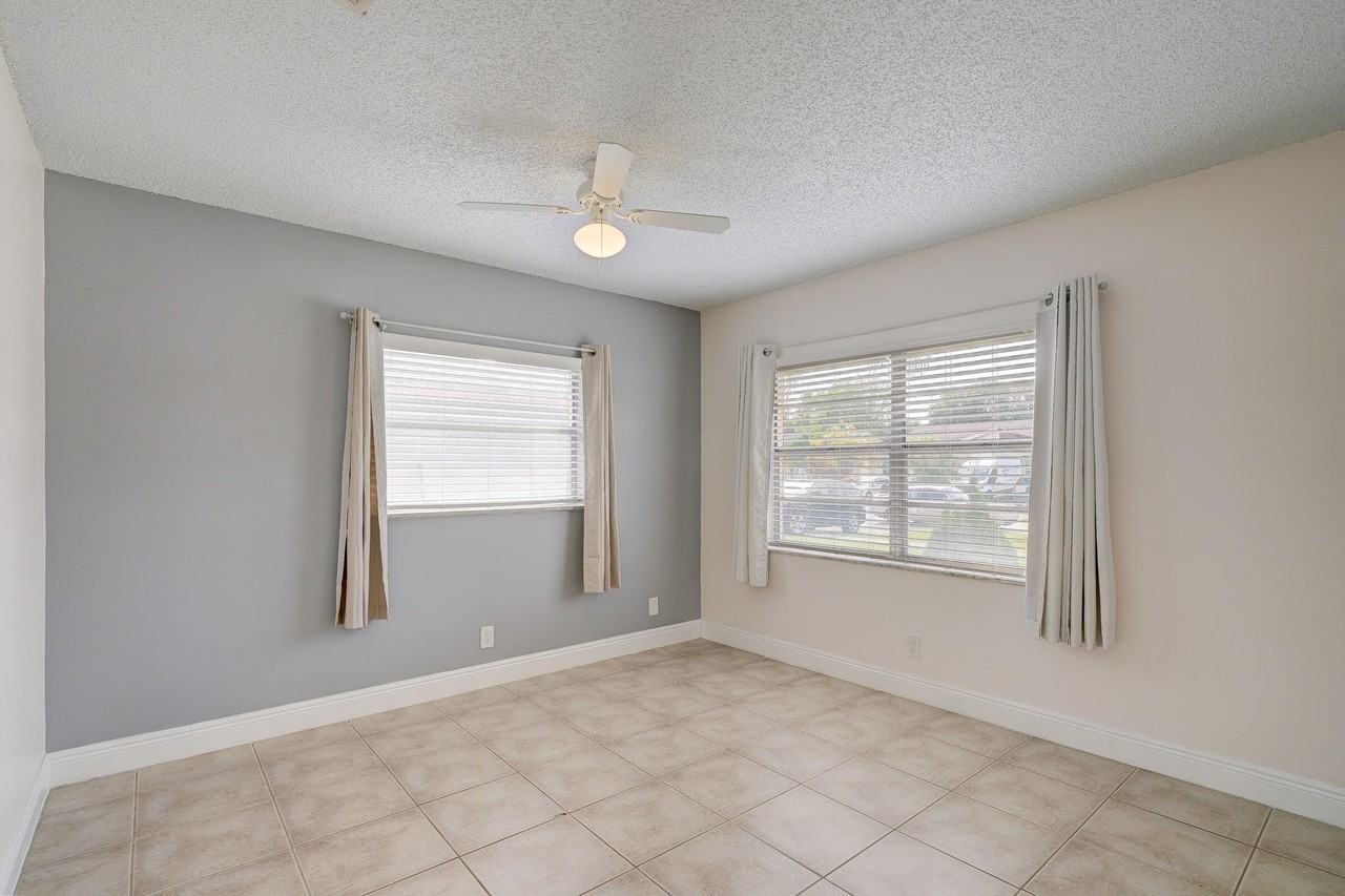 3929 Kenas St - Photo 6 of 17