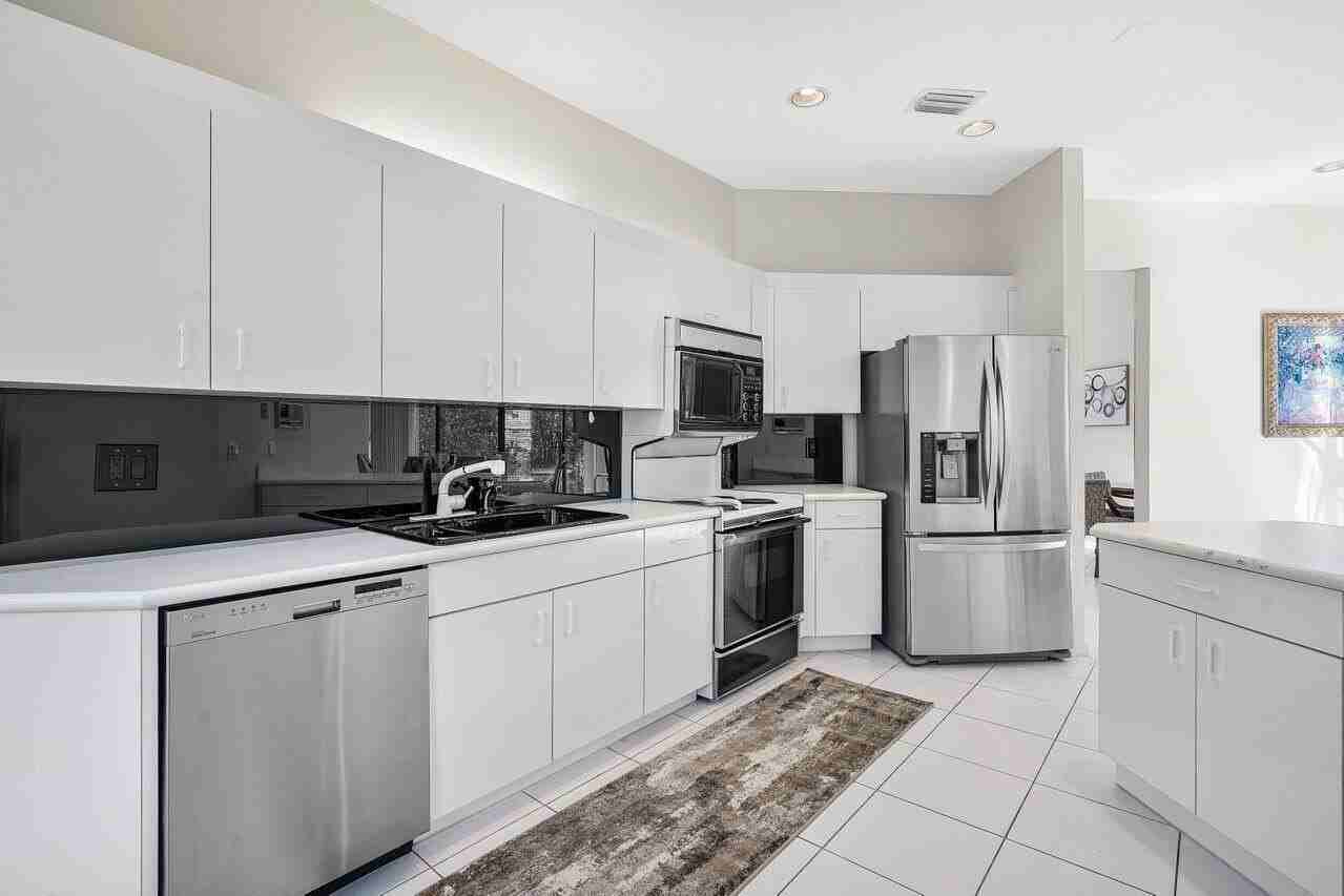 17099 Ryton Ln - Photo 2 of 50