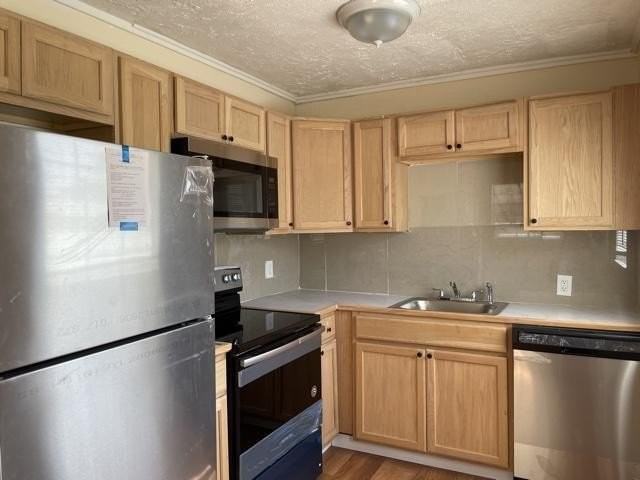 1425 W 30th St - Photo 2 of 14