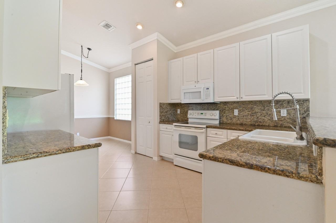 7073 Via Leonardo - Photo 7 of 35