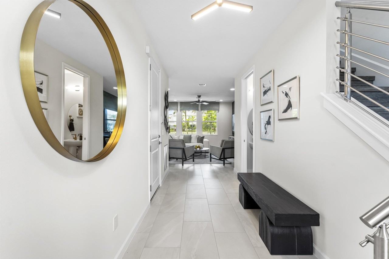 16171 Oakview Dr - Photo 3 of 50