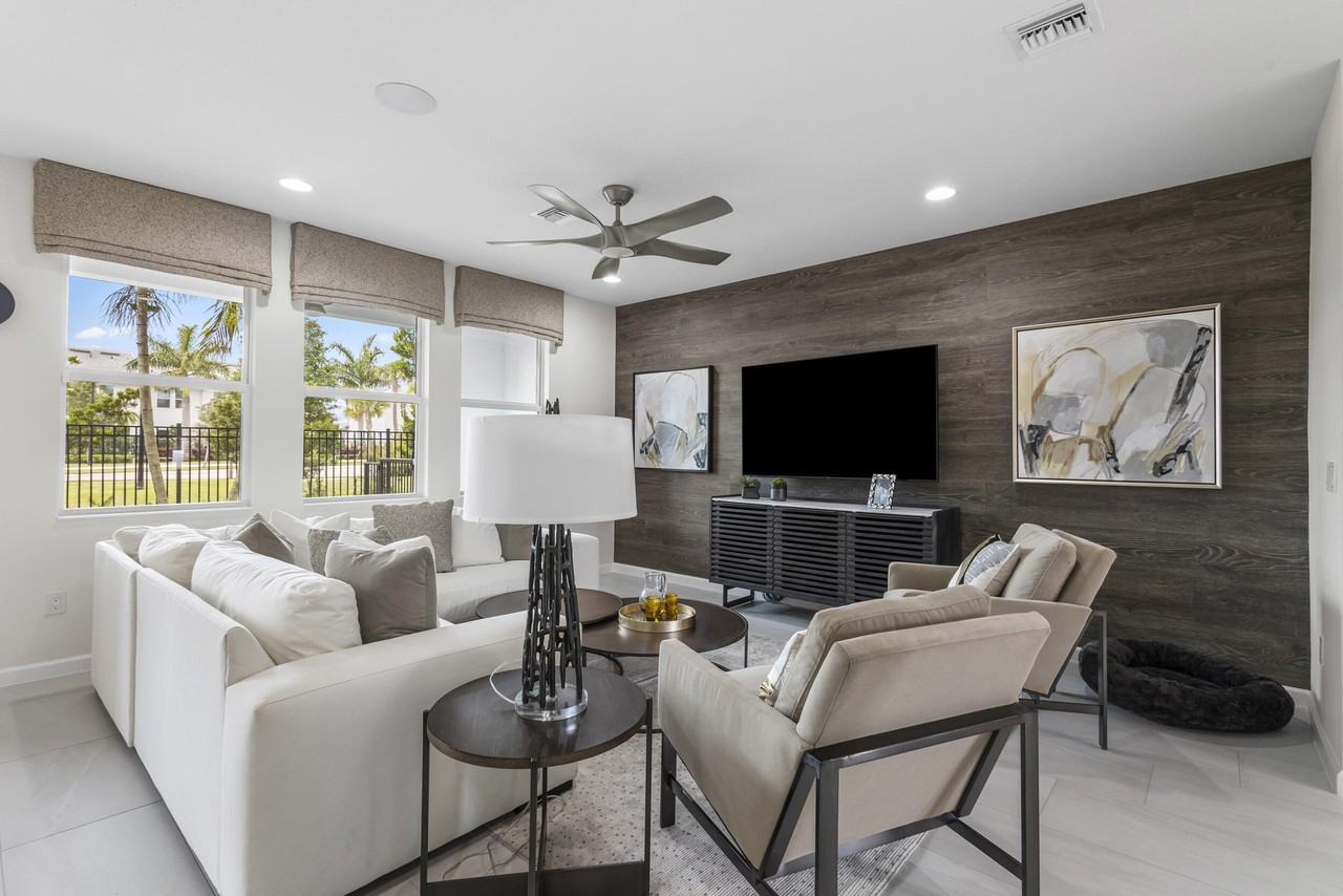 16171 Oakview Dr - Photo 7 of 50