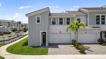 featured image of 16181 Oakview Dr