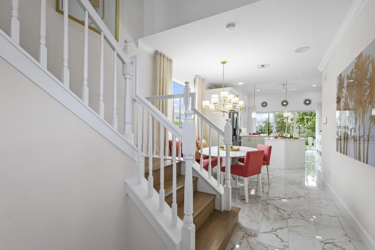 16181 Oakview Dr - Photo 3 of 44