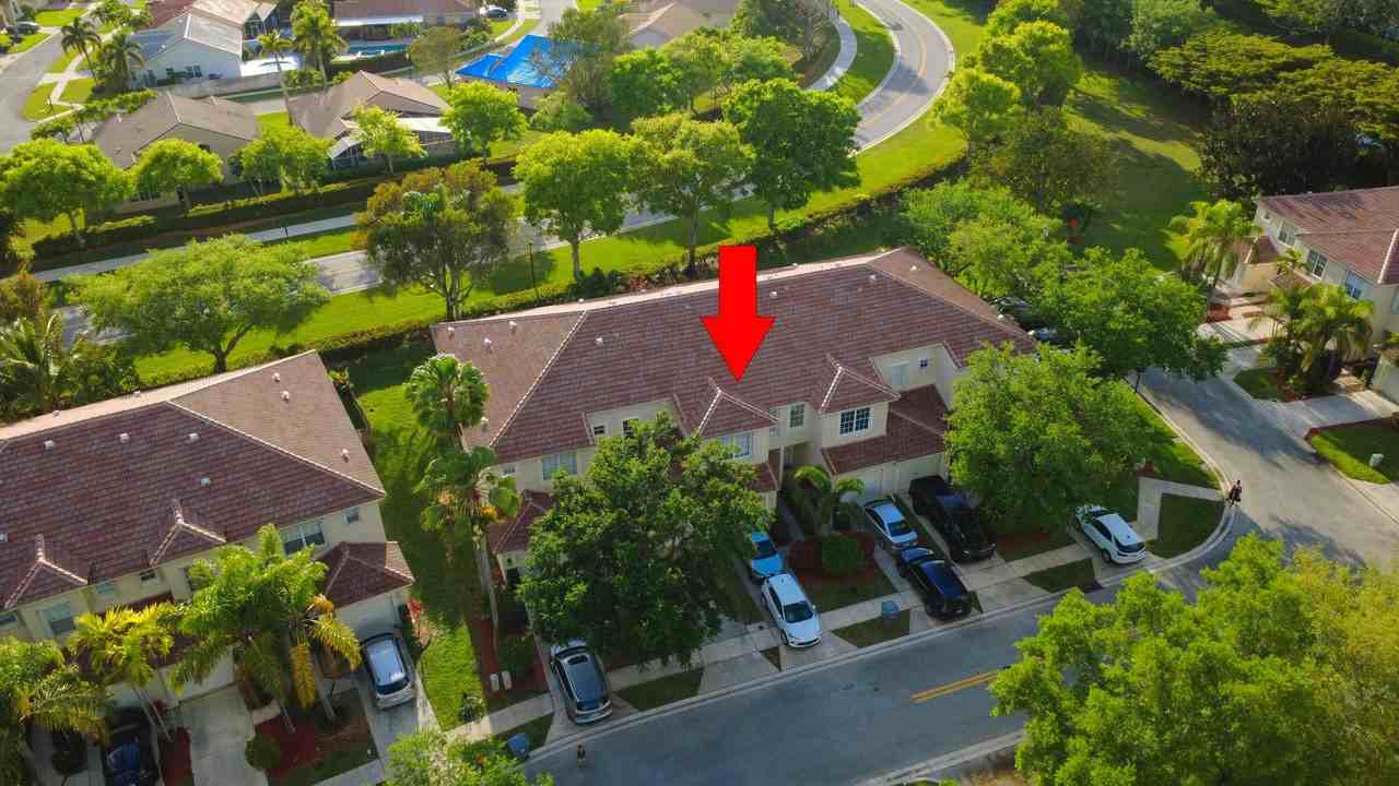 8031 Bellagio Ln - Photo 3 of 13