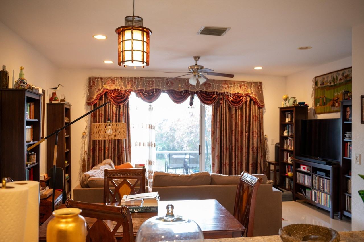 8031 Bellagio Ln - Photo 6 of 13