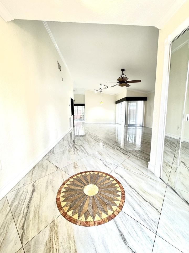 531 Sw 167th Ter - Photo 3 of 17