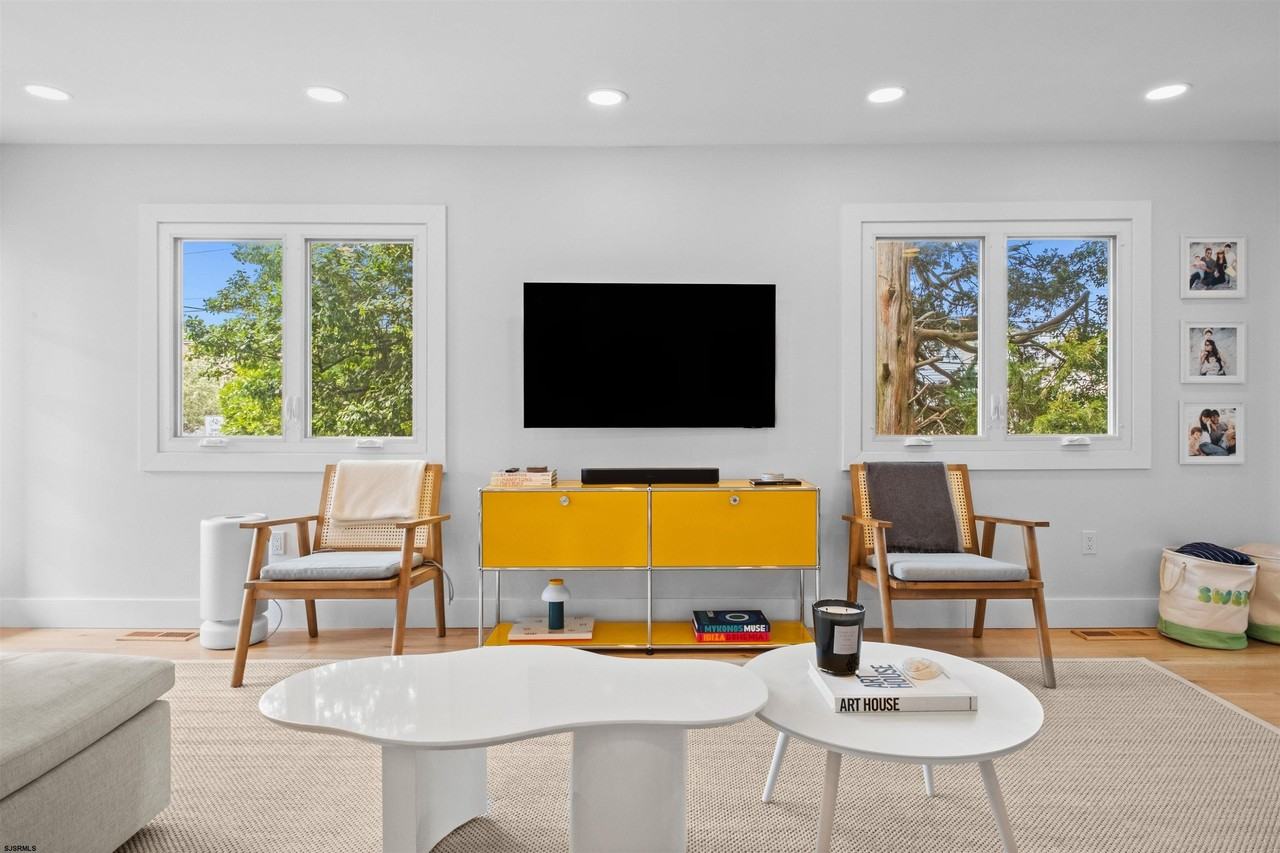 9417 Winchester Ave - Photo 6 of 36