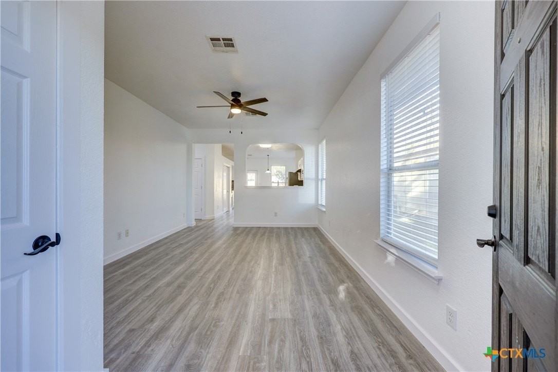 15218 Parrish Ln - Photo 4 of 40