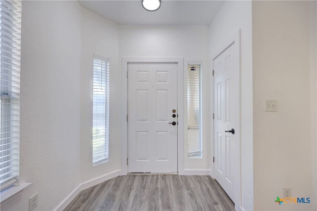 15218 Parrish Ln - Photo 5 of 40