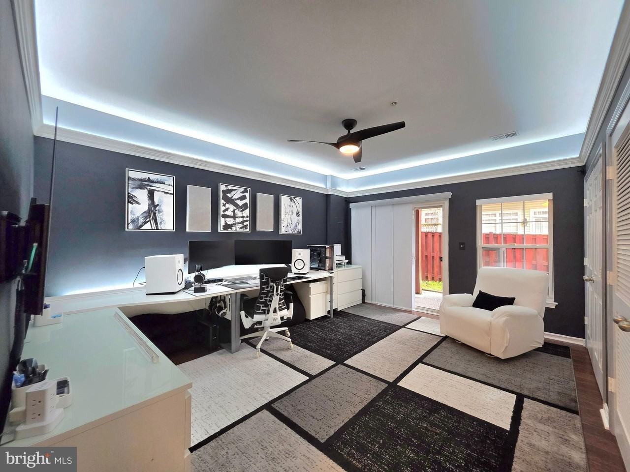 5300 Arapaho Ln - Photo 4 of 38