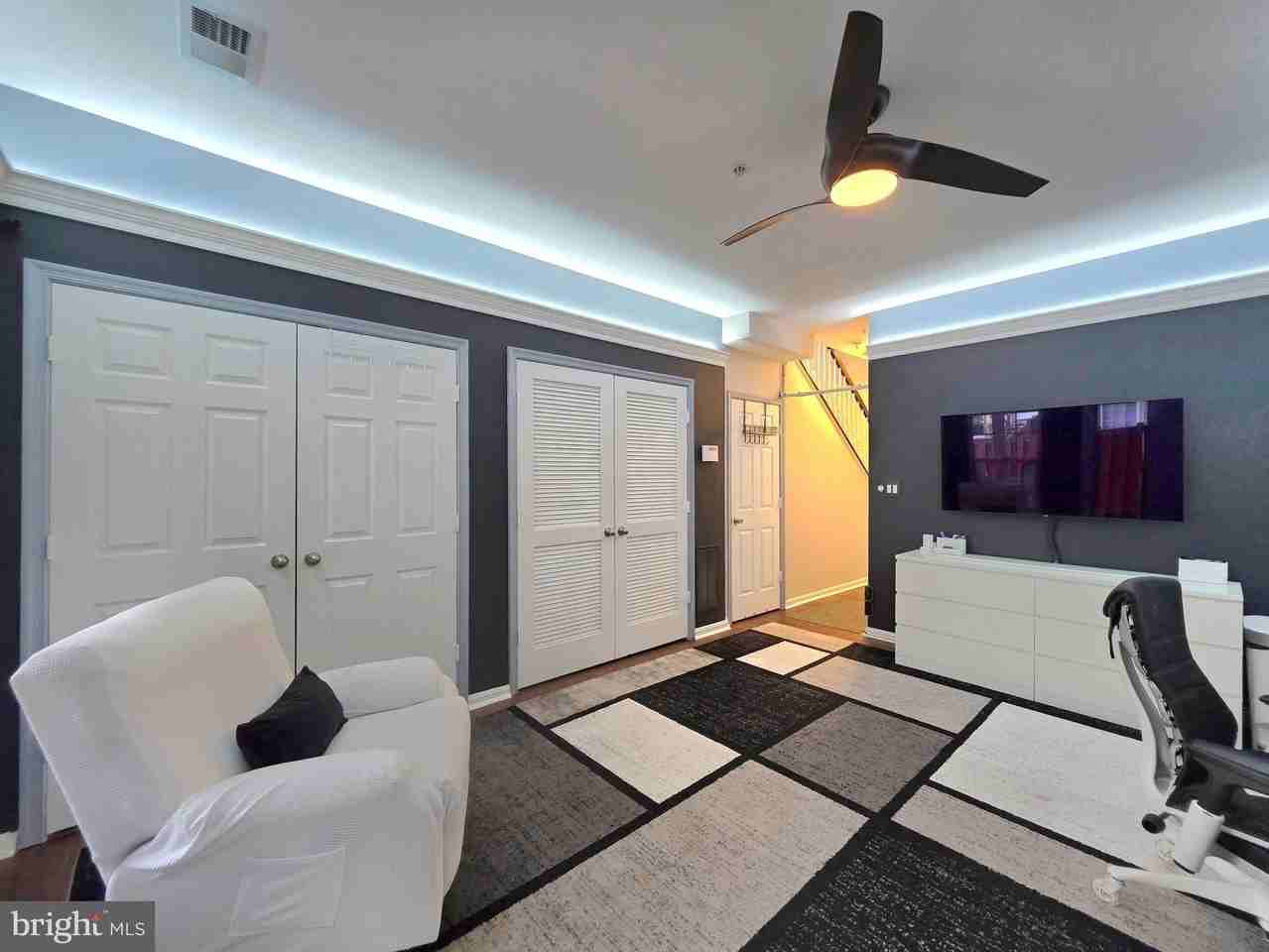 5300 Arapaho Ln - Photo 5 of 38