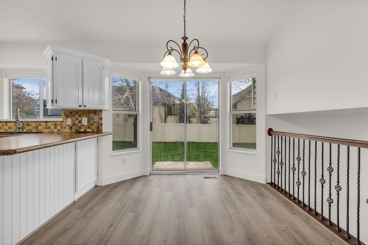 899 W 1750 N - Photo 6 of 34