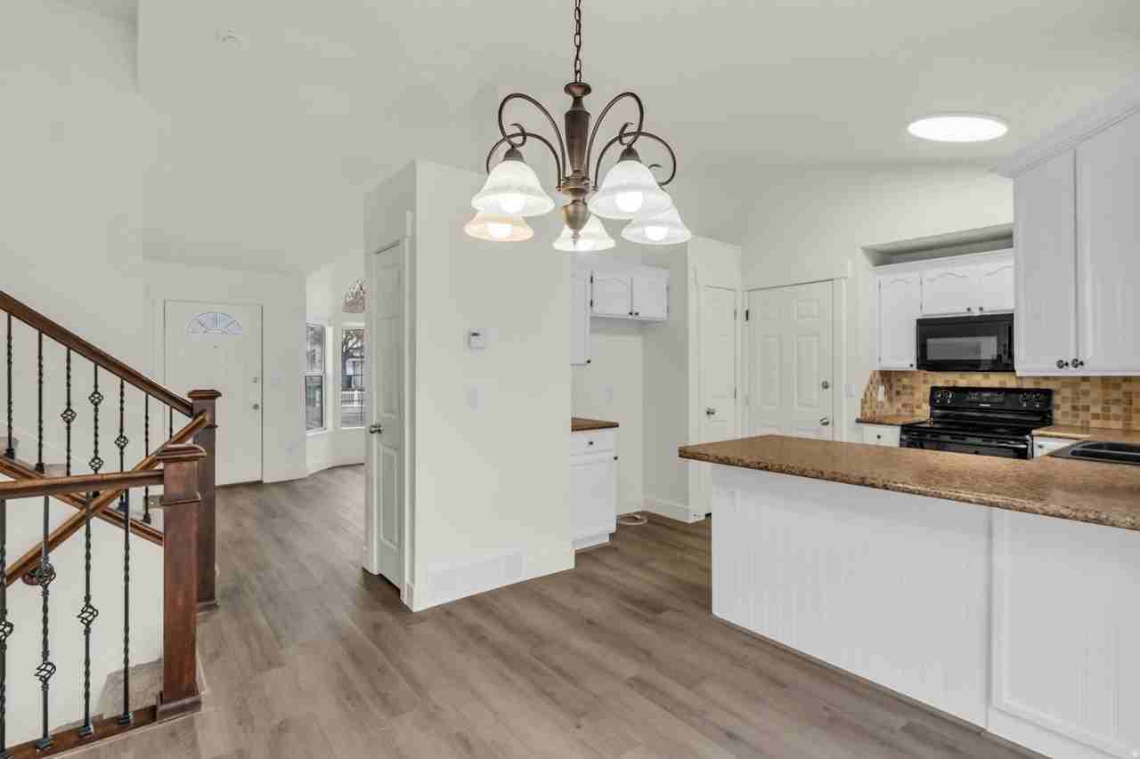 899 W 1750 N - Photo 7 of 34