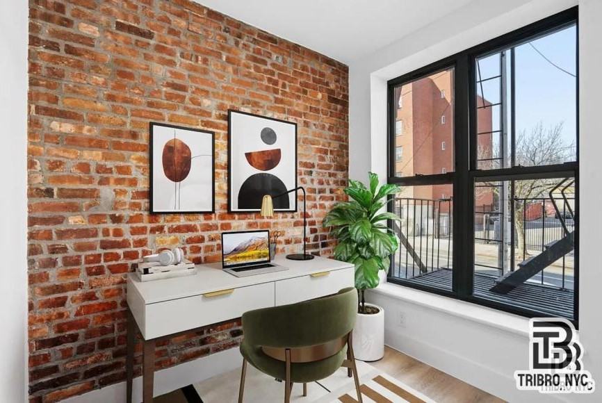 1411 Bedford Ave - Photo 3 of 8