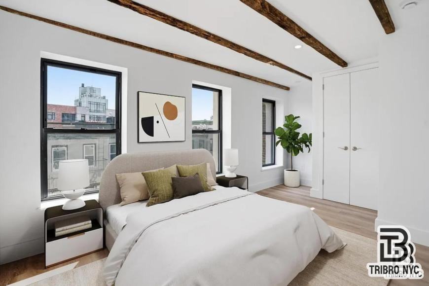 1411 Bedford Ave - Photo 4 of 8