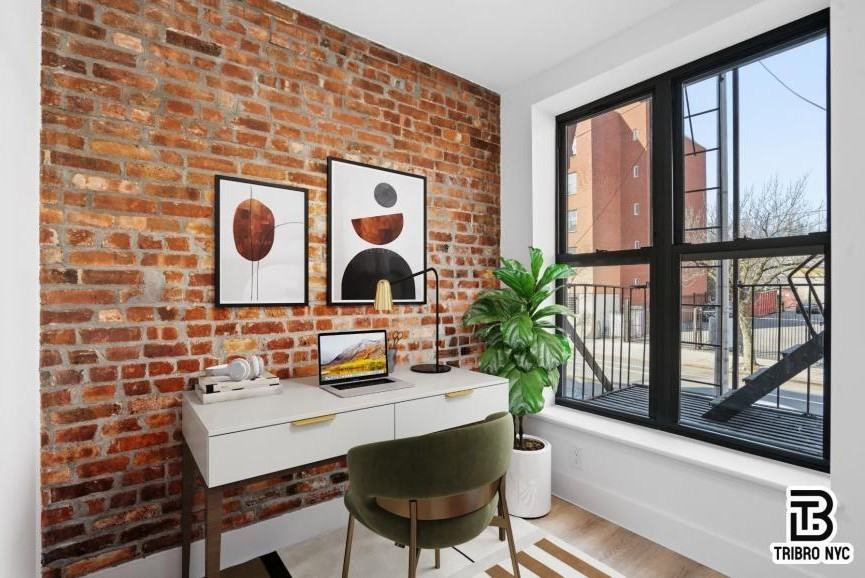 1411 Bedford Ave - Photo 3 of 10