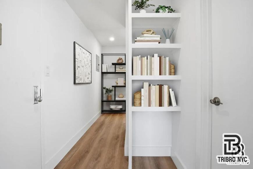1411 Bedford Ave - Photo 5 of 10