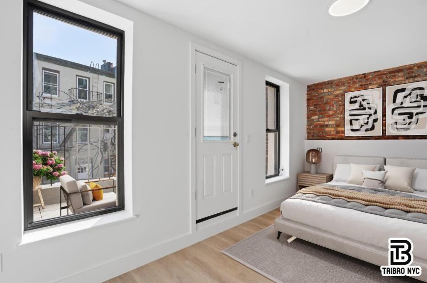 1411 Bedford Ave - Photo 6 of 10