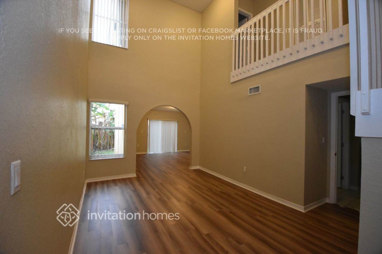 10522 Sw 161st Ave - Photo 3 of 16