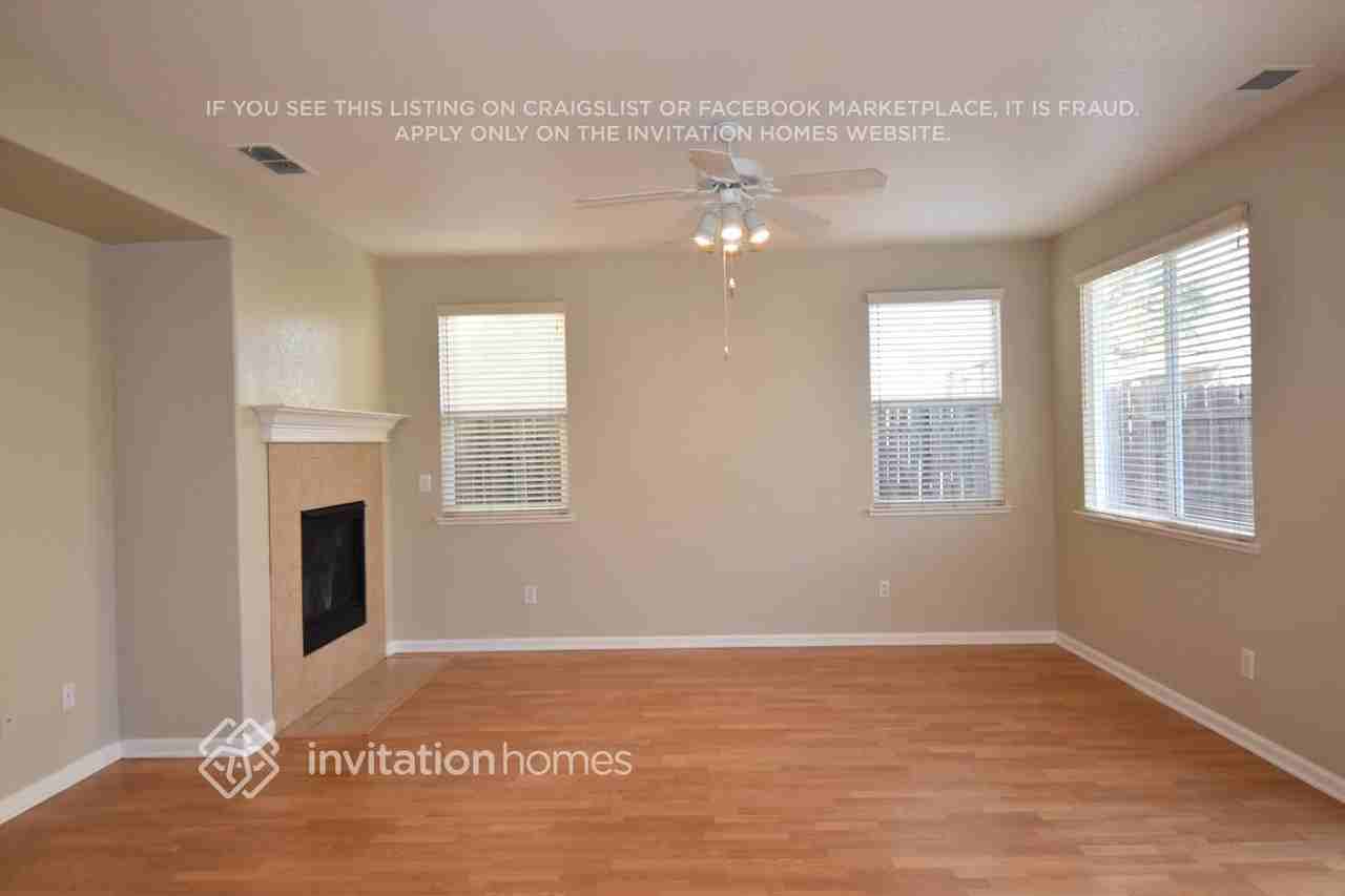 10235 Juliana Way - Photo 4 of 13