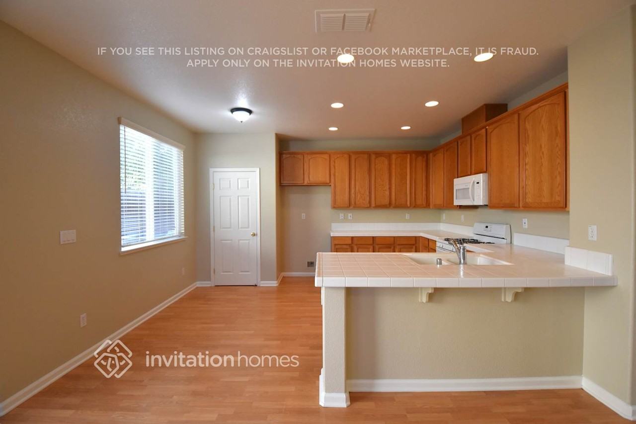 10235 Juliana Way - Photo 5 of 13