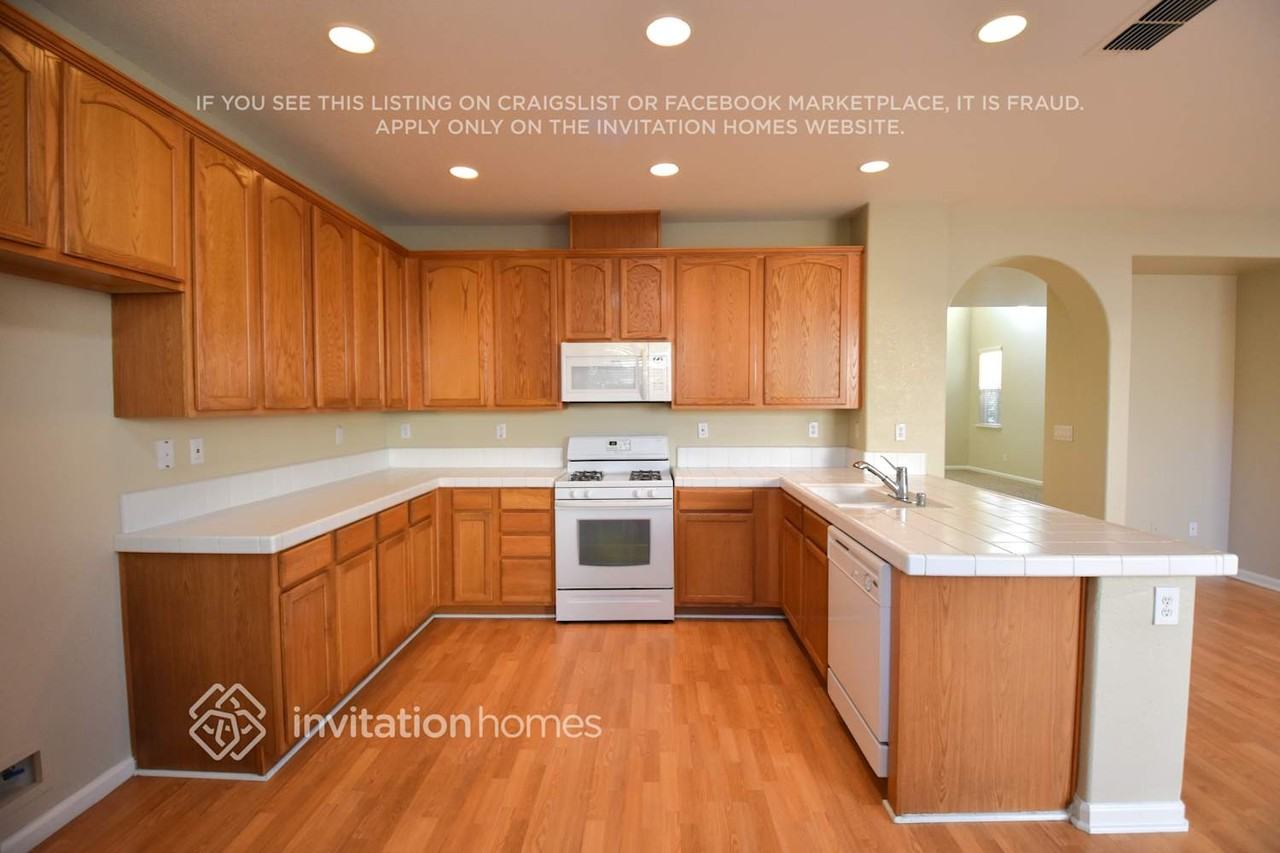 10235 Juliana Way - Photo 6 of 13