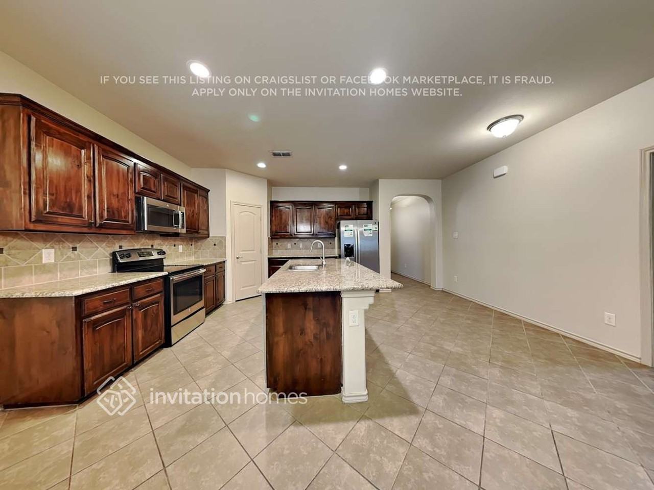 3016 Stonecrop Trl - Photo 5 of 19