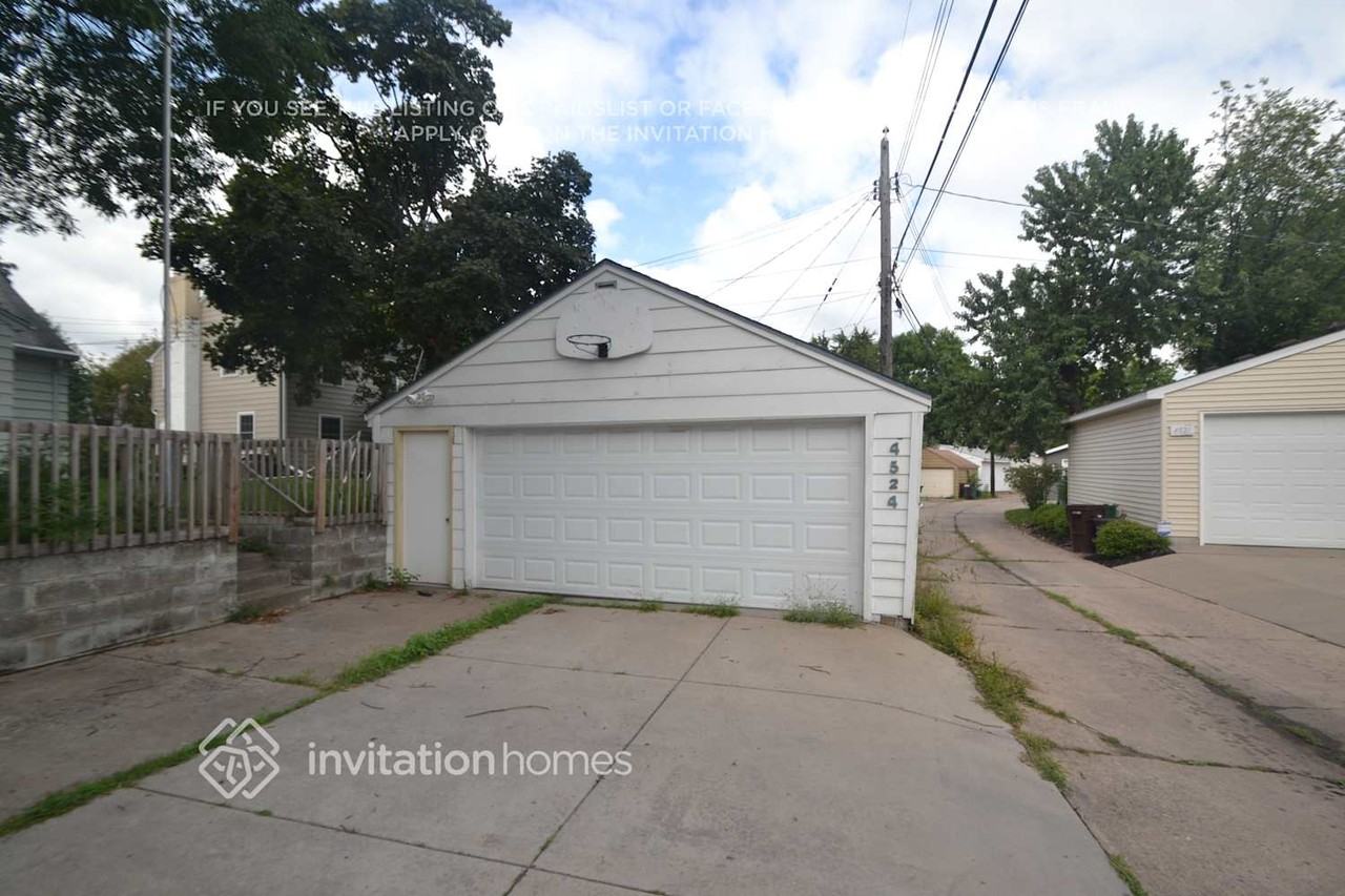 4524 Zenith Ave N - Photo 3 of 4