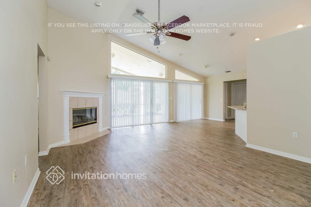 139 Varsity Cir - Photo 4 of 21